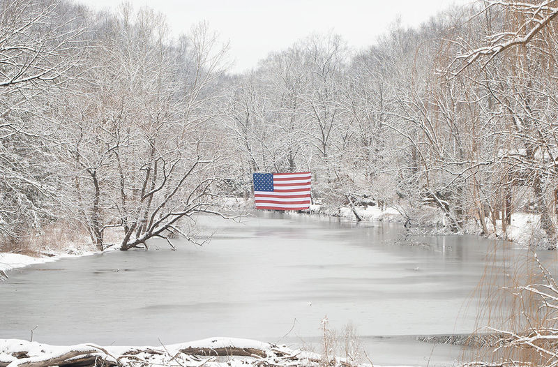 Still Waters, Silent Colors